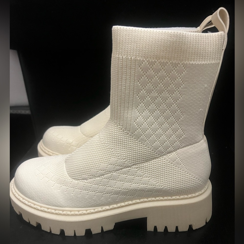Cream Ribbed Ankle Combat Platform Boots